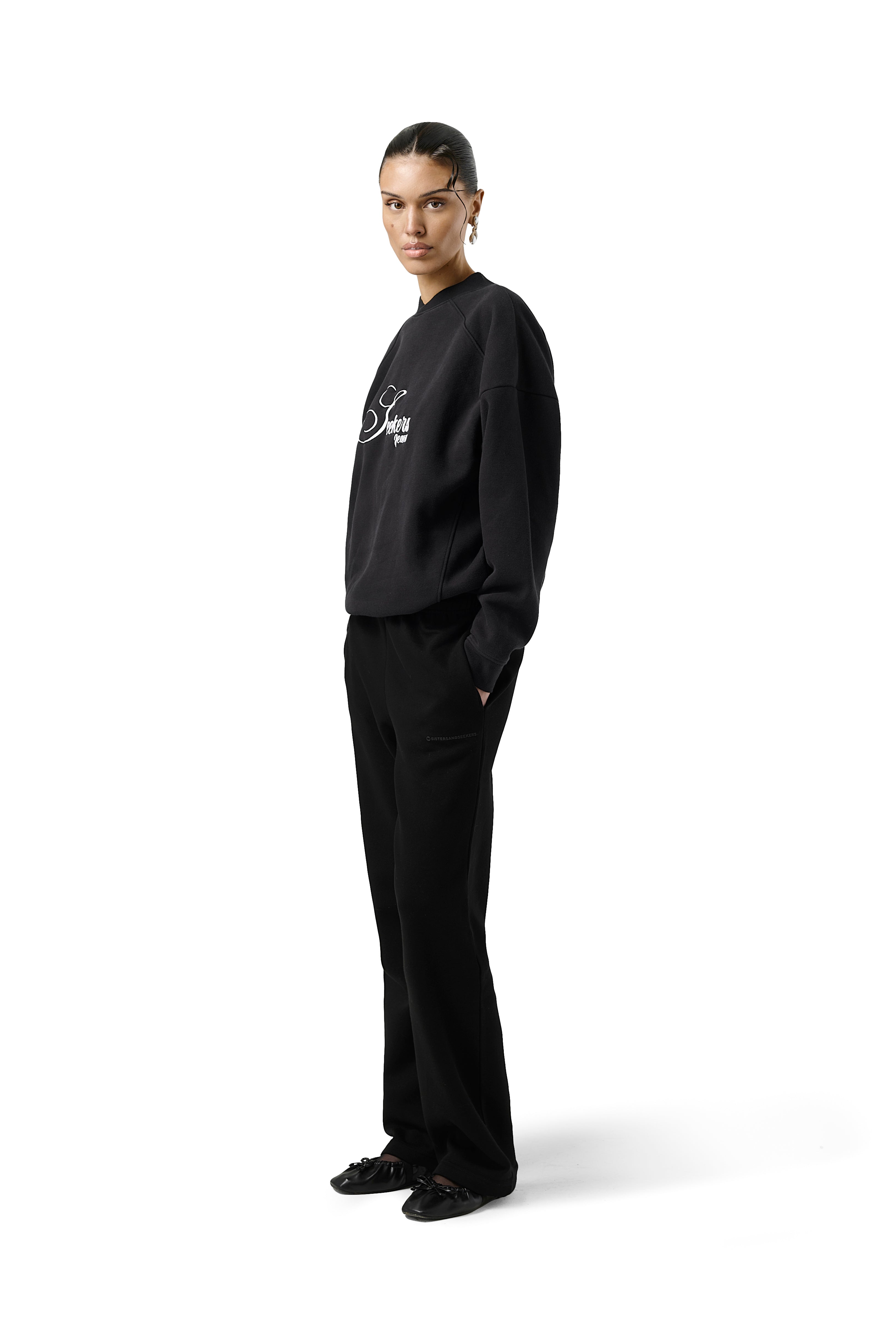 Model Luca is 5'10.5" and wears size S.